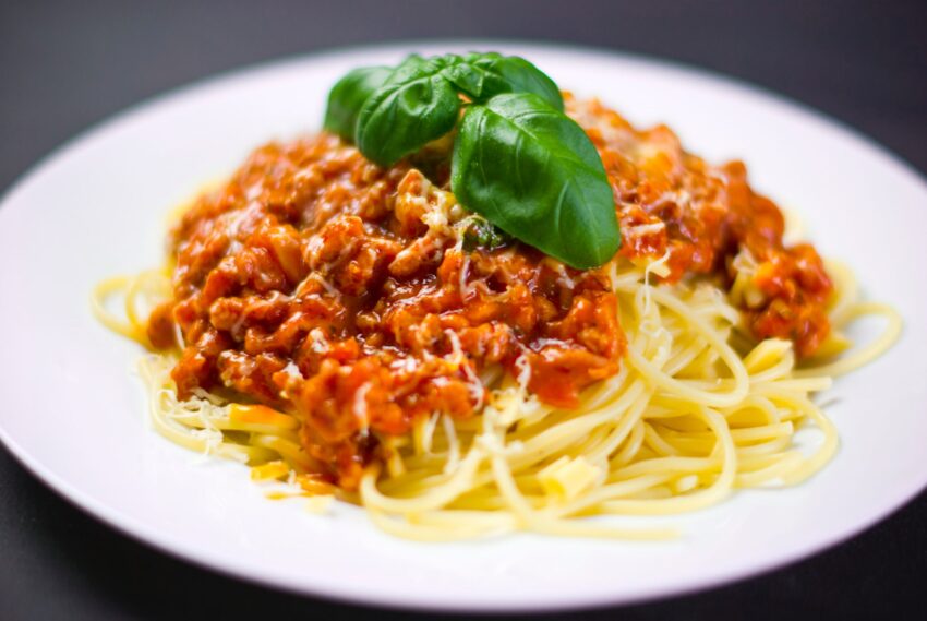 Pasta Fettuccine / Spaghetti (Carbonara / Tomato Sauce) (Large)